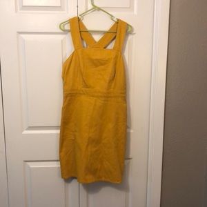 NWT UNIVERSAL THREAD Yellow Jumper w/pockets L